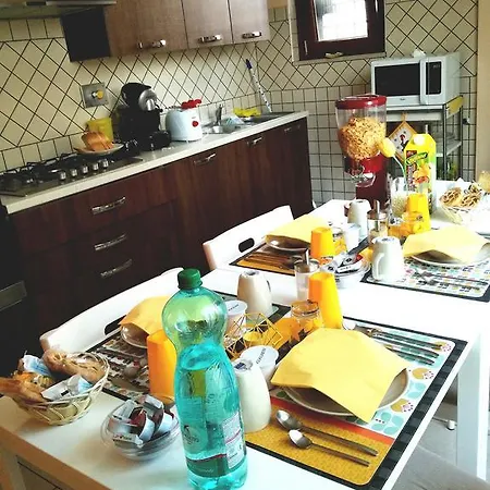 黄色别墅酒店 3*